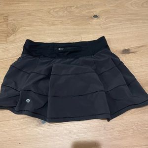 Lululemon Pace Rival Mid-Rise black Skirt